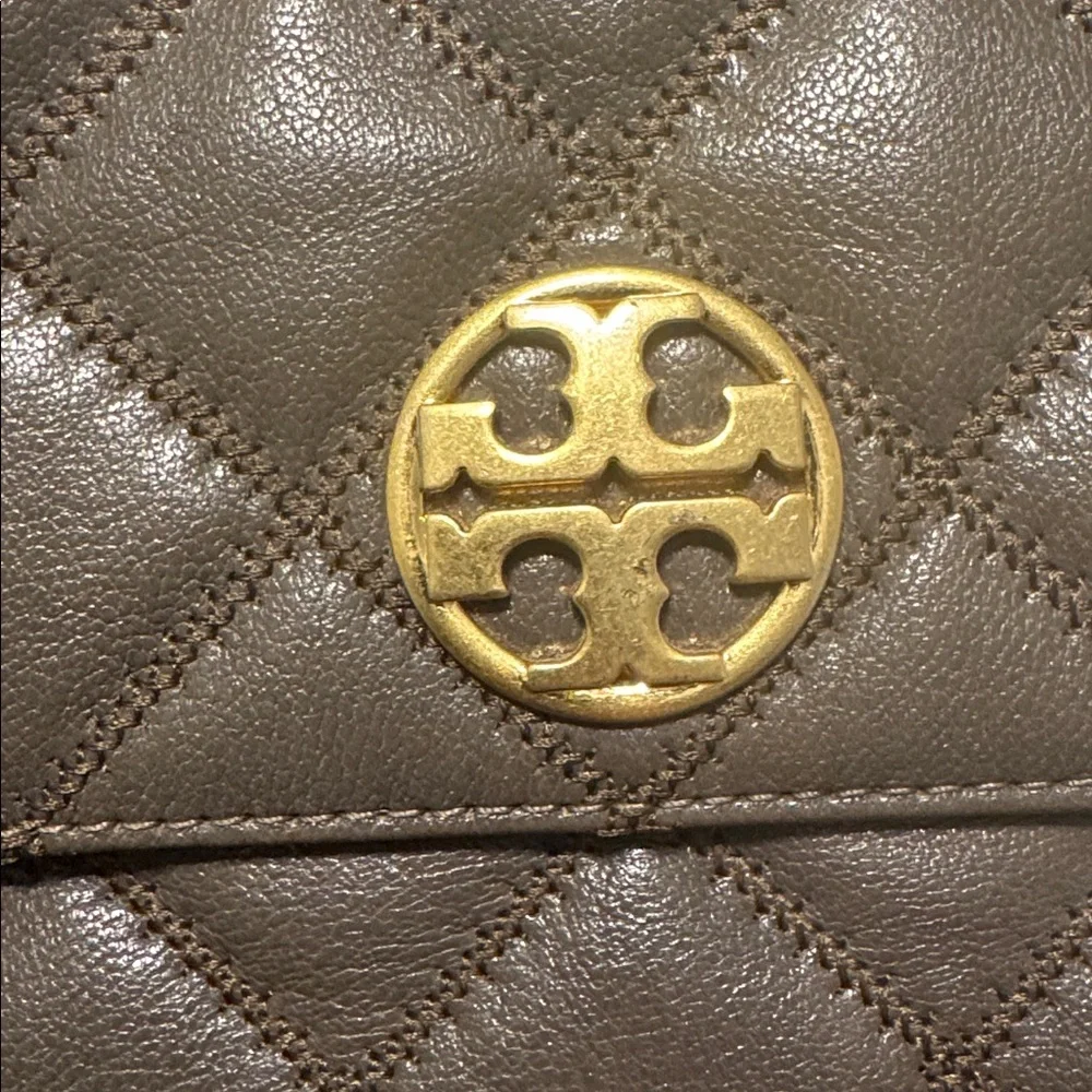 TORY BURCH Willa quilted shoulder bag volcanic stone